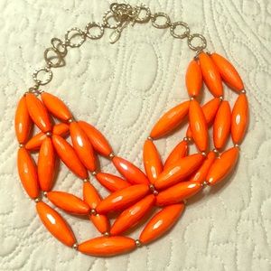 Bulky necklace orange